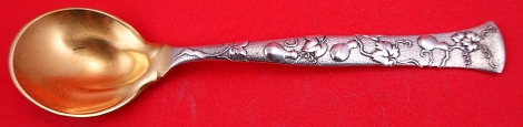Sherbet Spoon GW  pinched  w/ gourd motif   5 5/8